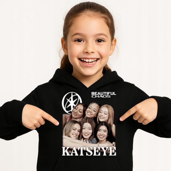 Bluza z kapturem fanart muzyczny k-pop kats eye z autorską grafiką czarny S - wzór ASD-20273