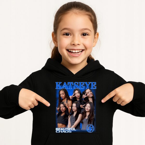 Bluza z kapturem fanart kats eye muzyczny k-pop z autorską grafiką czarny S - wzór ASD-20421