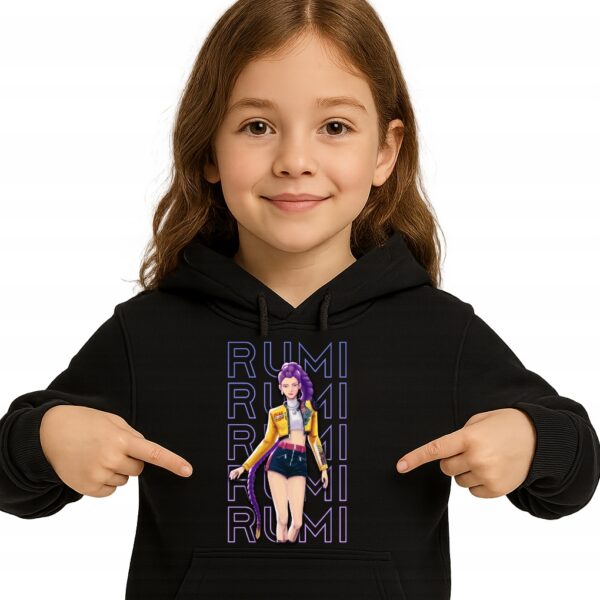Bluza z kapturem fanart muzyczny k-pop rumi z autorską grafiką czarny - wzór ASD-16743