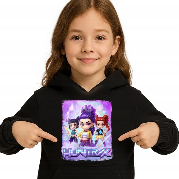 Bluza z kapturem fanart muzyczny k-pop rumi mira zoey z autorską grafiką czarny - wzór ASD-16997