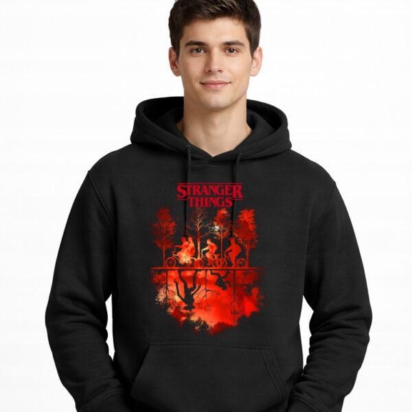 Bluza z kapturem Stranger fanart filmowo-serialowy z autorską grafiką czarny - wzór ASD-23564